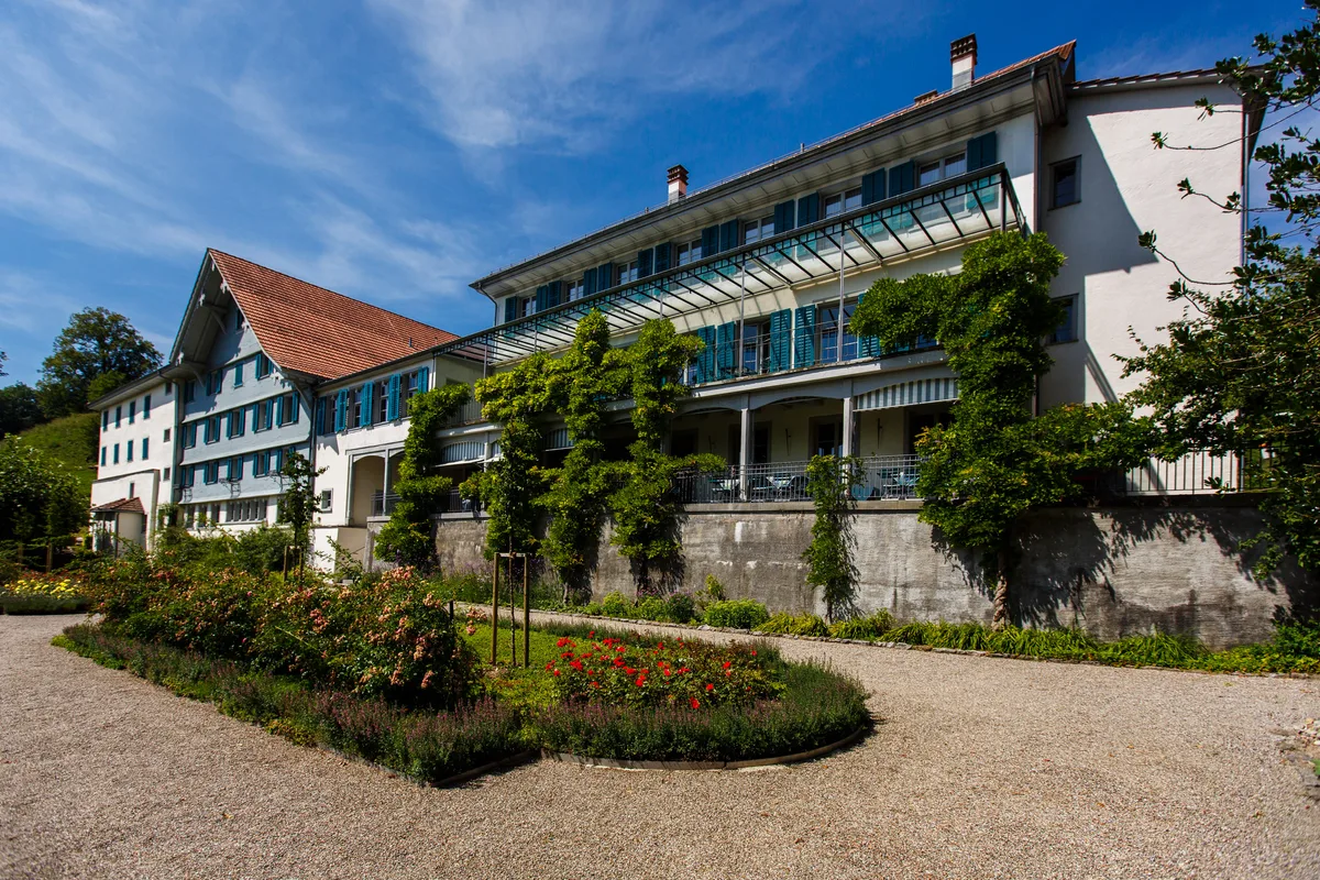 Ansicht des einstigen Kurhotels Gyrenbad.
